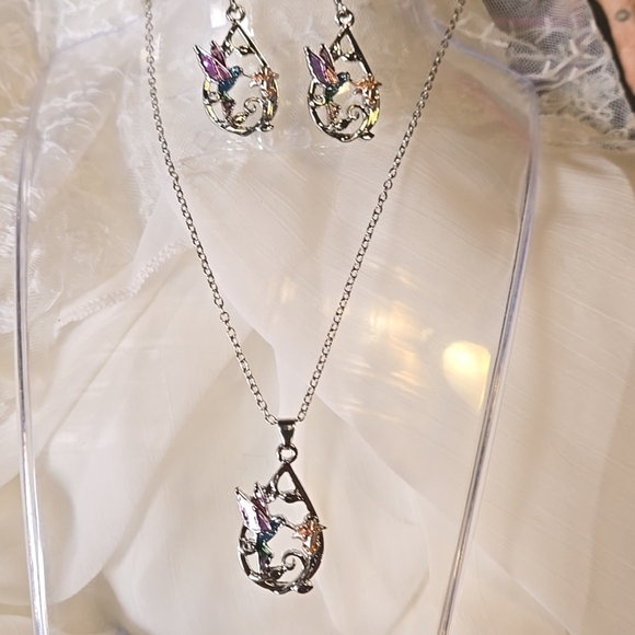 Hummingbird Necklace Set w Earings - Picture 2 of 3